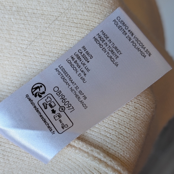 by Anthropologie Women’s Size XXS | Oversized Ivory V-Neck Button Front Vest - Picture 4 of 6